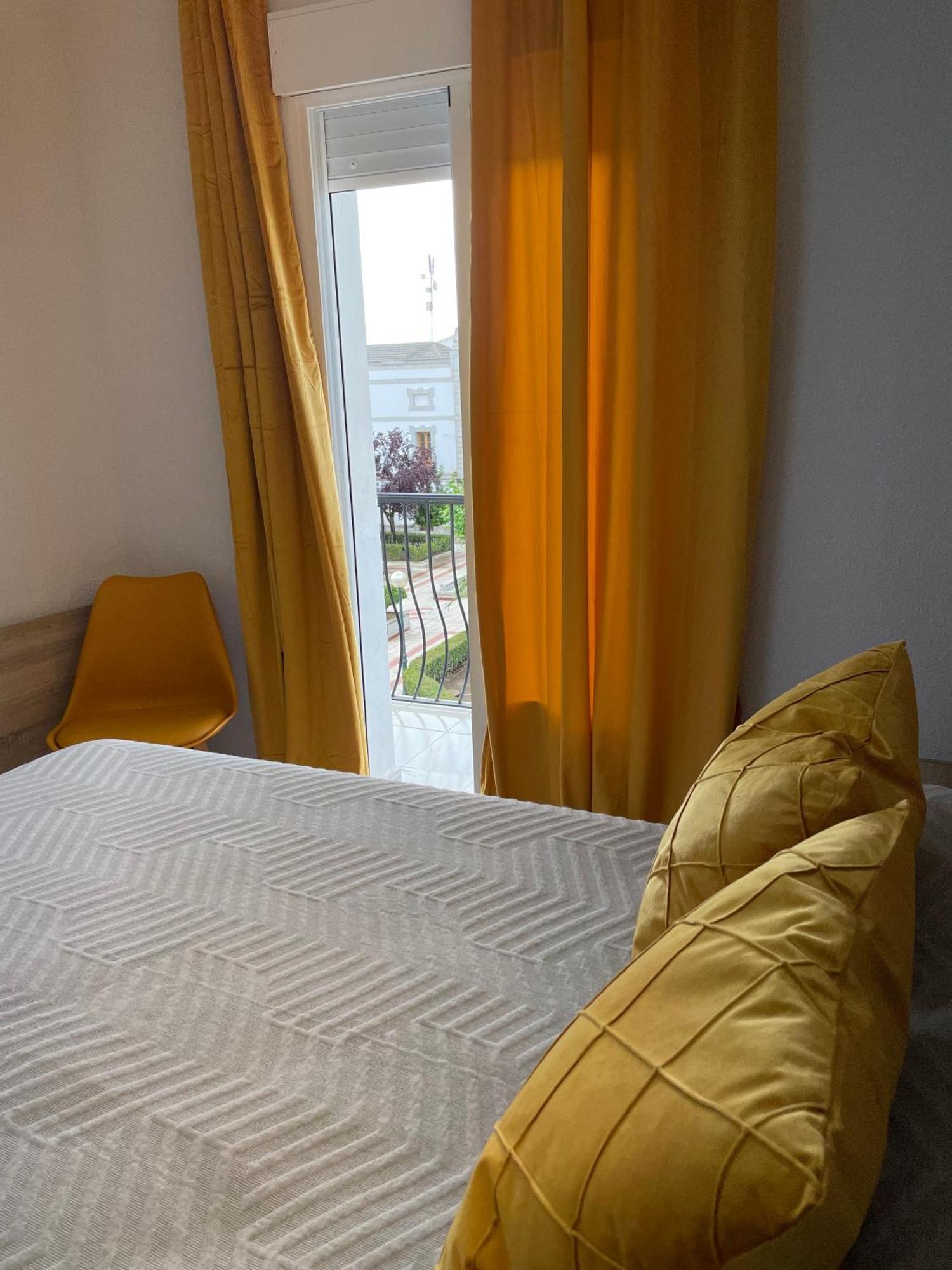 Hostal Calderon De La Barca Zalamea de la Serena エクステリア 写真